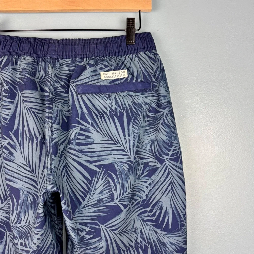 Fair Harbor Men Medium Blue Palm Leaf Floral Lined Swim Trunks 7.5